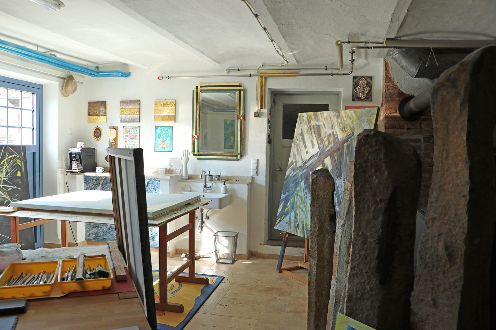Blick in das Atelier von Harald Wicht in Balzhausen